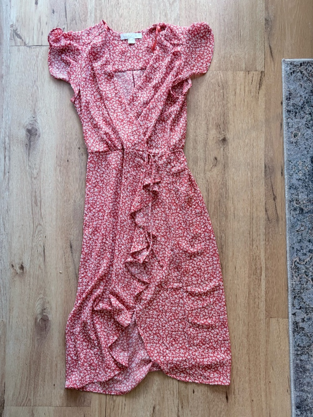 Monteau Los Angeles, Women's Floral Dress. V-Neck